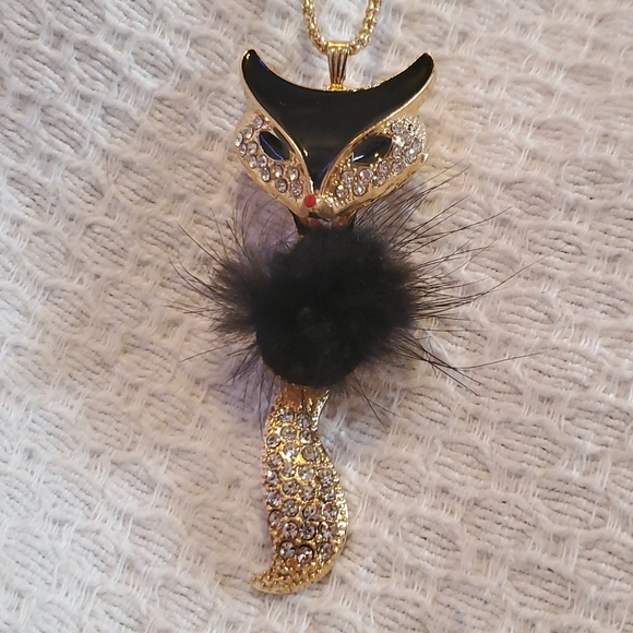 All Embracing Treasures Jewelry - NWT Crystal Fox with Feather-Covered Body Necklace